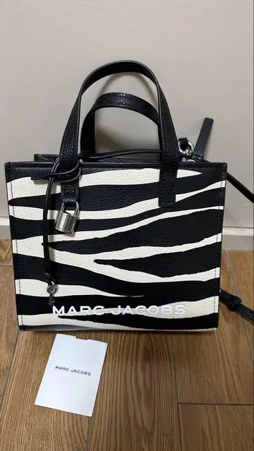 제브라 숄더백 마크제이콥스 MARC JACOBS