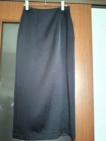 relume 블랙 타이트 스커트 슬릿