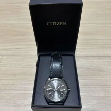 CITIZEN Eco-Drive 다크 그레이 시계