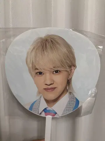 This is 닌자 소년 닌자 모토키 와쿠 부채
