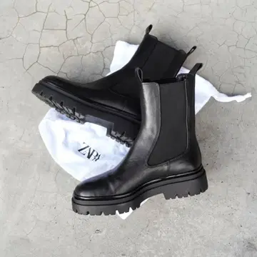 블랙 사이드 고어 부츠 통굽 Zara