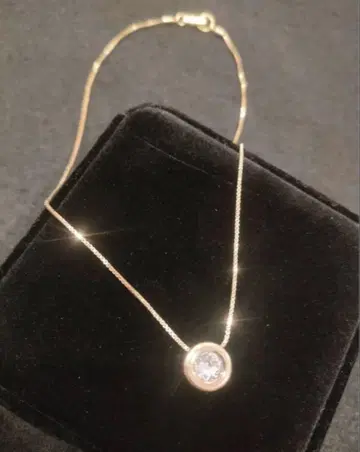 [ 가격 인하 ] 스와로브스키 펜던트 목걸이 골드 목걸이 금