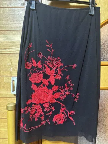 비비안 탐 스커트