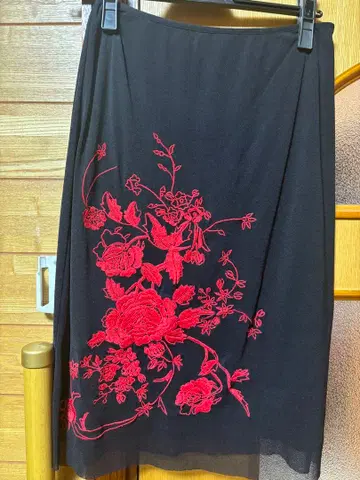 비비안 탐 스커트