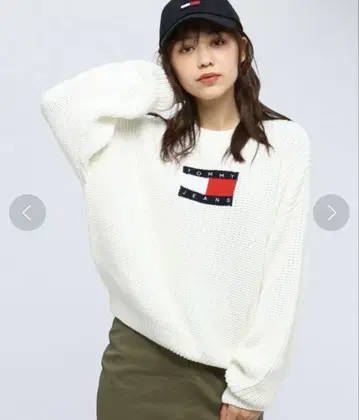 Tommy Jeans 플래그 로고 스웨터