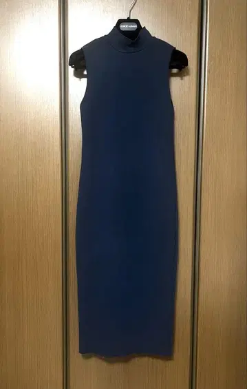 [ ZARA ] 스트레치 소재 미디 기장 원피스 네이비 M
