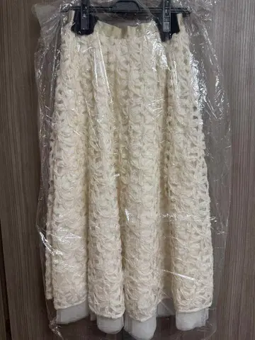 ATTENTION 아이보리 플레어 스커트 M