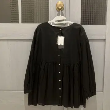 택 포함 새상품 어반 리서치 도어스 코튼 보일 2WAY 블라우스 블랙