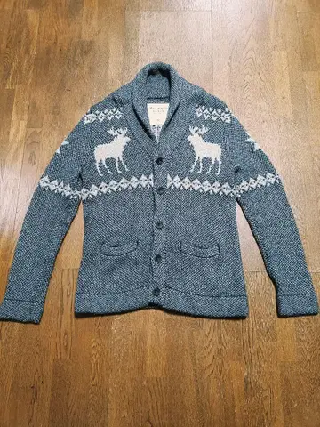 [ 새상품급 ] Abercrombie & Fitch 사슴 패턴 가디건.