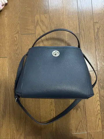 ZARA 네이비 숄더 핸드백 취업