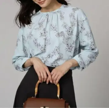 언타이틀 보타니컬 프린트 블라우스