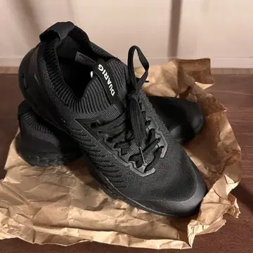 DUARIG 블랙 스니커즈 27.5cm