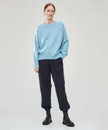 GALERIE VIE 파인 울 라이트 크루넥 풀오버 니트