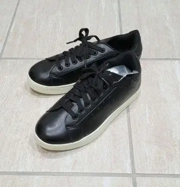 새상품 미사용 GORGE 골지 스니커즈 24cm 신발 블랙