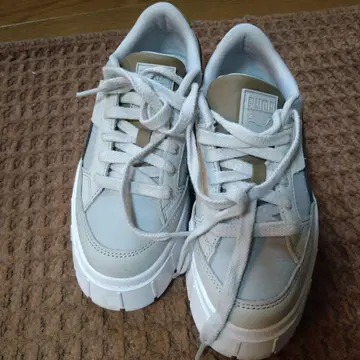 PUMA 그레이 x 화이트 x 브라운 스니커즈 23cm