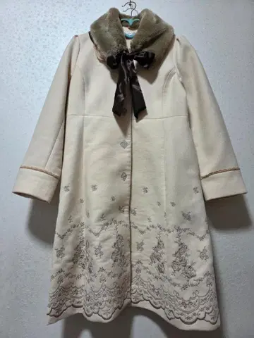 악시즈 코트
