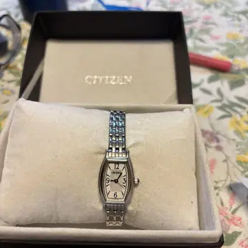 CITIZEN 스톤 부착 아날로그 시계