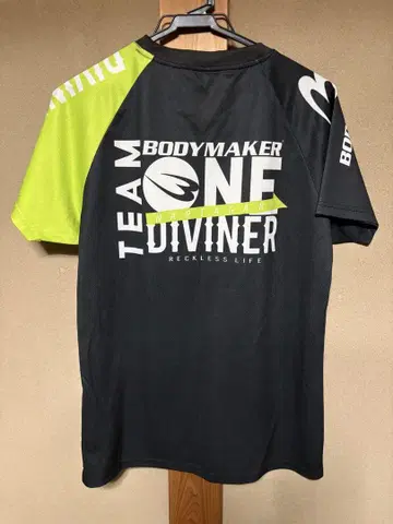 BODYMAKER DIVINER 스포츠 T셔츠 블랙/라임