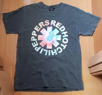 Red hot chili peppers 2024 투어 티셔츠 L 사이즈