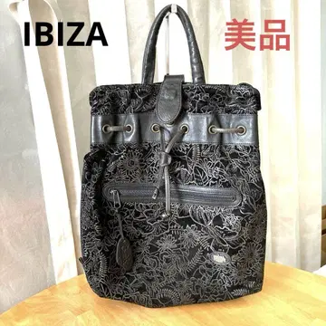 IBIZA 꽃무늬 엠보싱 가공 블랙 백팩
