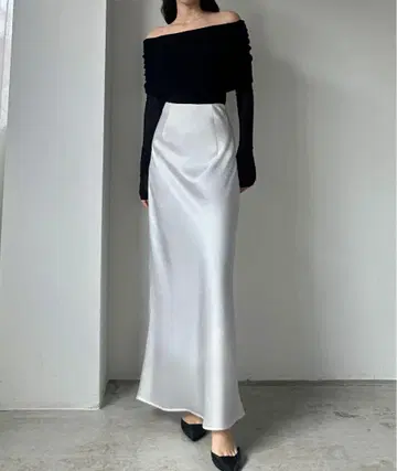 Louere 하이웨스트 새틴 바이아스 내로우 스커트