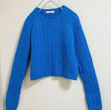 새상품급 투모로우랜드 맥피 케이블 니트 스웨터 긴팔 크롭