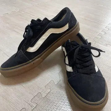 Vans 블랙/화이트 스웨이드 스니커즈