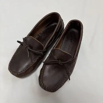 브라운 가죽 모카신 신발