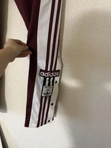 adidas 버건디 스트라이프 조거 팬츠 XS
