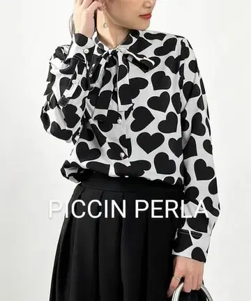 [ 새상품급 ] PICCIN PERLA 보타이 블라우스 하트 무늬