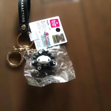 미야쿠미야쿠 콜라보 시나모롤 키링