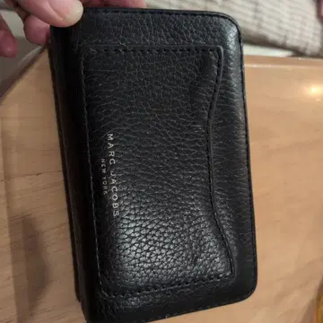 MARC JACOBS 블랙 가죽 접이식 지갑