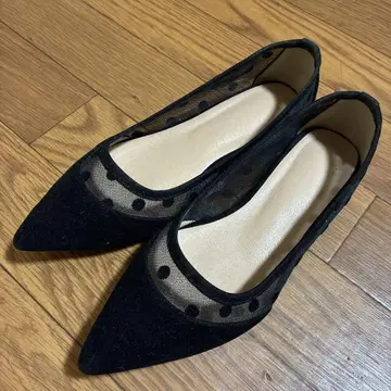 블랙 도트 메쉬 플랫슈즈
