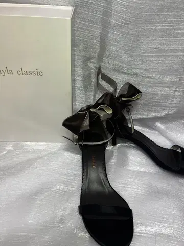 Kayla Classic 블랙 리본 하이힐