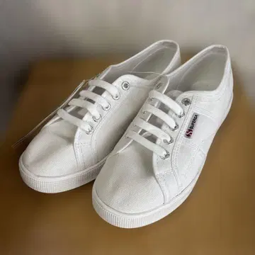 미사용 새상품 SUPERGA 화이트 스니커즈
