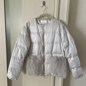 BEIGE, 퍼 포함 다운 자켓 사이즈 4