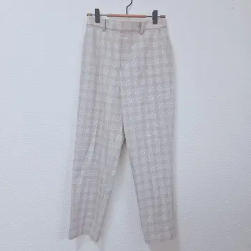 유니클로 베이지 체크 무늬 슬림핏 팬츠