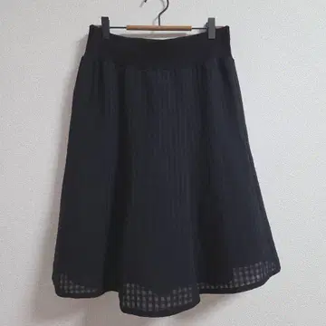 블랙 시스루 플레어 스커트 무릎 기장 체크 무늬
