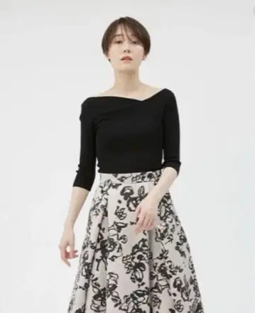 프레이 아이디 드레이프 데콜테 리브 니트