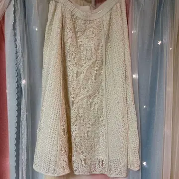 Rose Tiara 아이보리 플레어 스커트 46