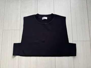 HYKE 크루넥 크롭 베스트