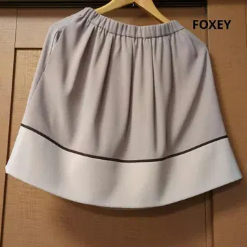 FOXEY NEW YORK 플레어 스커트 그레이 S