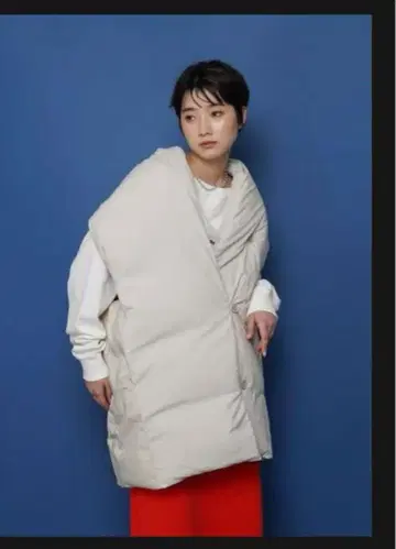 CYAN TOKYO 스톨라이크 아이보리 다운 베스트 프리 사이즈