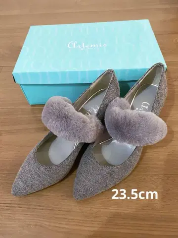 다이애나 아르테미스 그레이 탈부착 가능한 퍼 펌프스 23.5cm