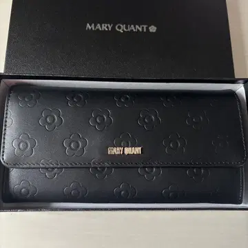 MARY QUANT 블랙 장지갑 플라워 엠보싱