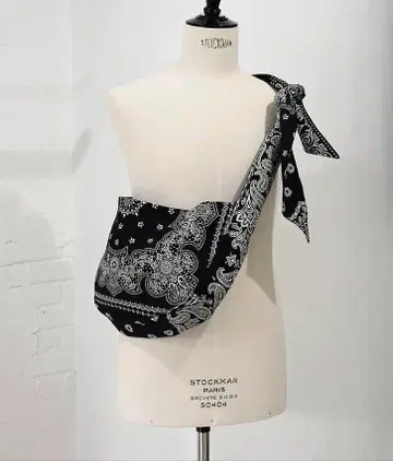 MIYAGI HIDETAKA 반다나 body bag M 반다나