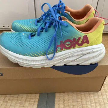 HOKA 러닝화