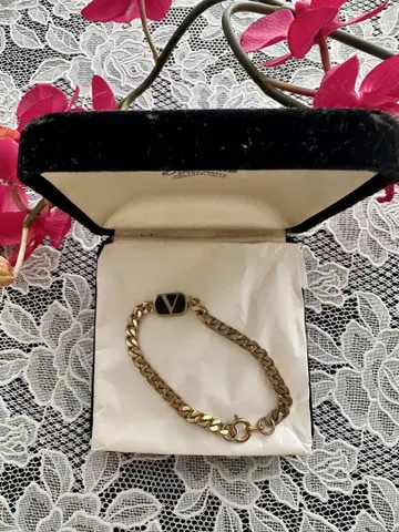 발렌티노 로고 골드 팔찌 약 19cm