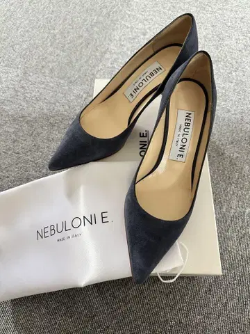 NEBULONI E 네브로니 네이비 스웨이드 하이힐 (새상품 미사용)