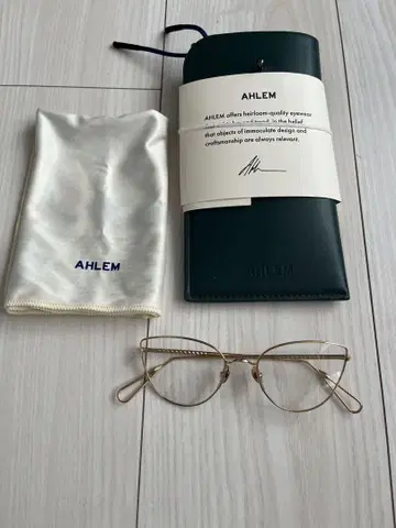 AHLEM 골드 캣아이 안경